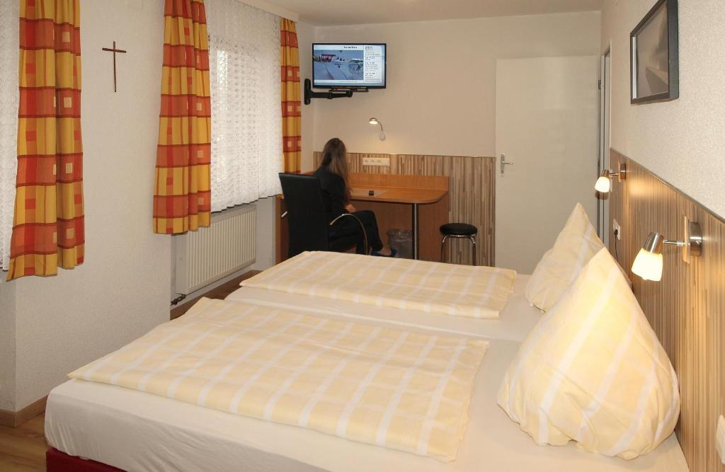 Hotel Krone Stuehlingen - Das Tor Zum Suedschwarzwald Zewnętrze zdjęcie